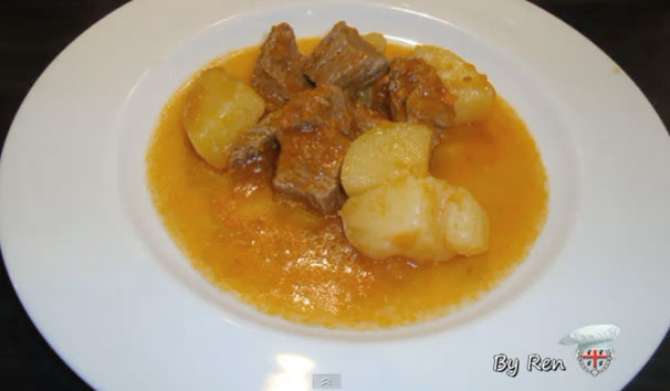 Sauce stew with potatoes