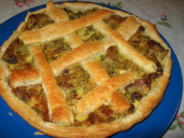 Pie with broccoli and ham