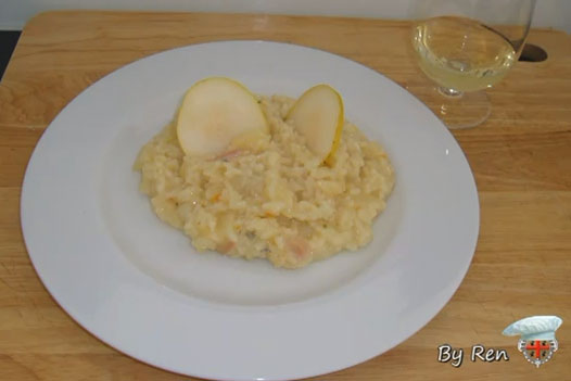 Risotto with pears and cheese