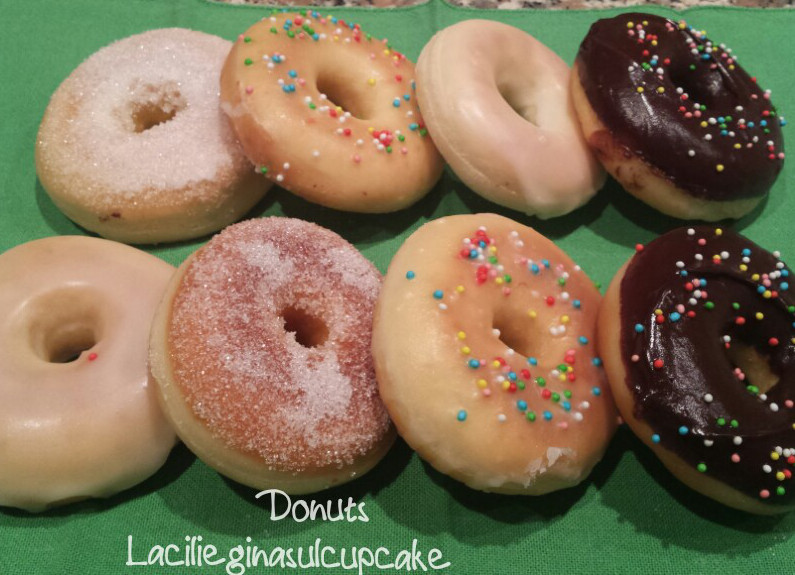 Donuts soffici glassate