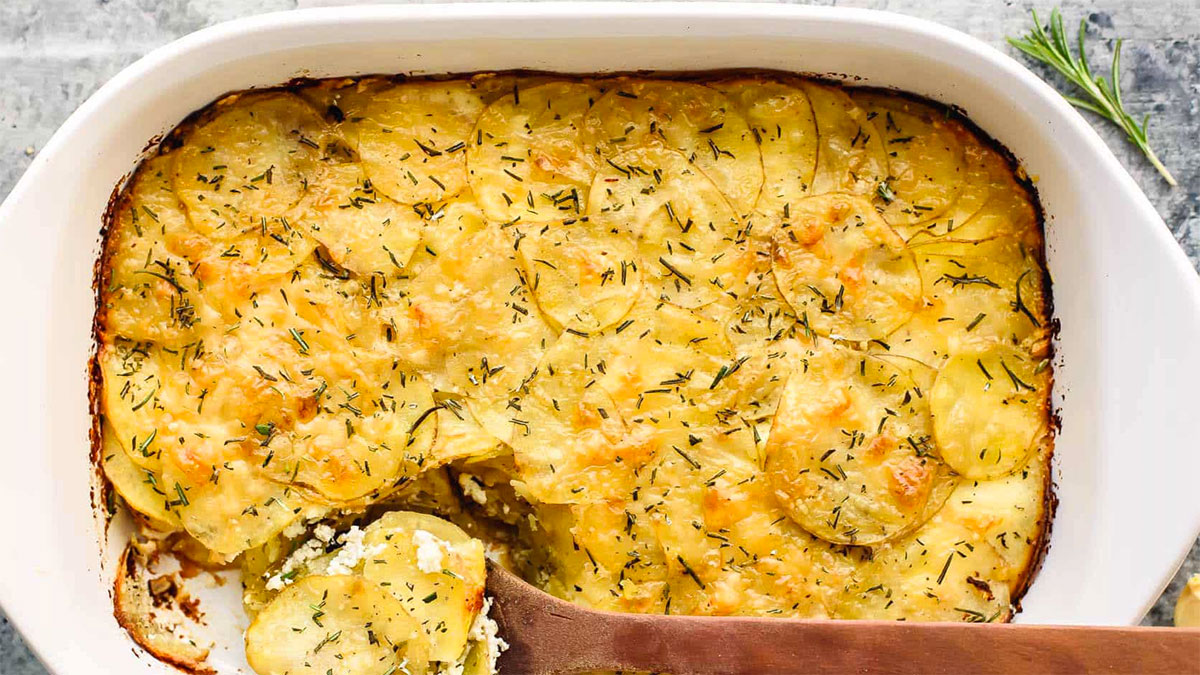 Gratin of potatoes with rosemary